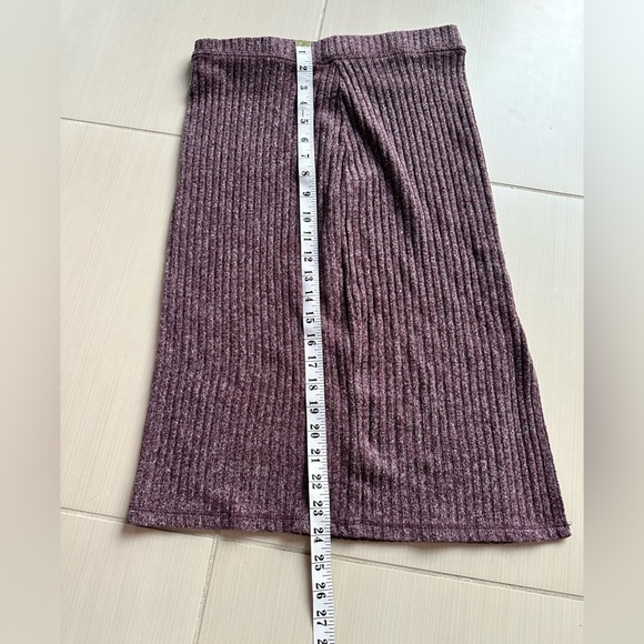 Wilfred Free Burgundy Pencil Skirt Size Medium - Picture 2 of 6